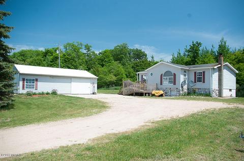 2738 N Baldwin Ave, White Cloud, MI 49349 photo 1