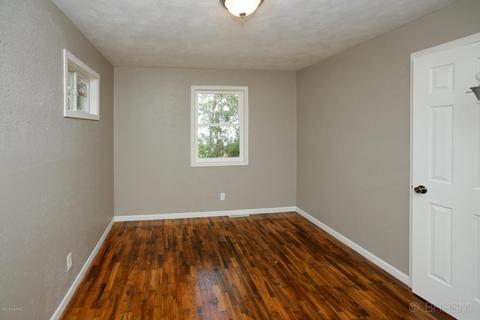 424 Goguac St W, Springfield, MI 49015 photo 8
