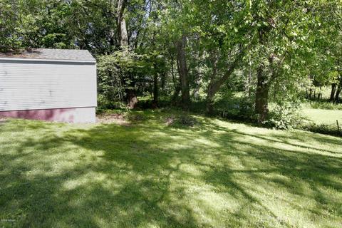 424 Goguac St W, Springfield, MI 49015 photo 13