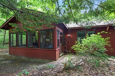 29435 Thunder Mountain Ln, Covert, MI 49043 photo 1