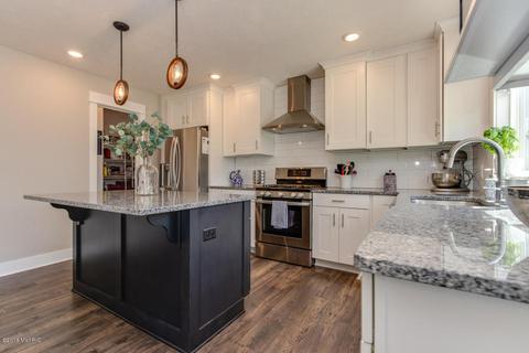 5 Fox Point Ct, Ada, MI 49301 photo 12