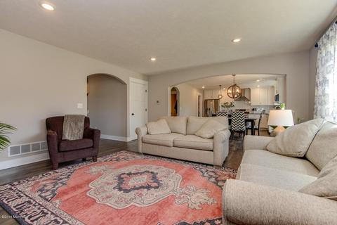 5 Fox Point Ct, Ada, MI 49301 photo 8