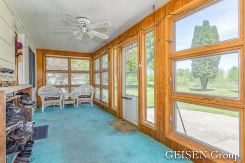 846 Harrison St, Belding, MI 48809 photo 16