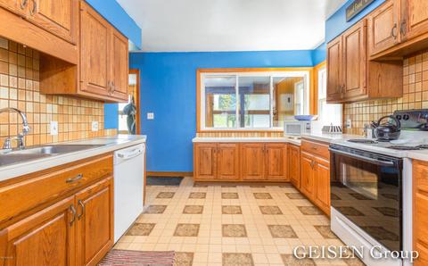 846 Harrison St, Belding, MI 48809 photo 7