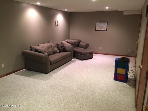 12835 Ontonagon Dr, Dewitt, MI 48820 photo 4