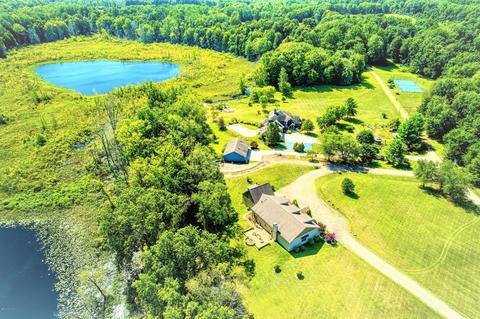 2298 E Glendora Rd, Buchanan, MI 49107 photo 1