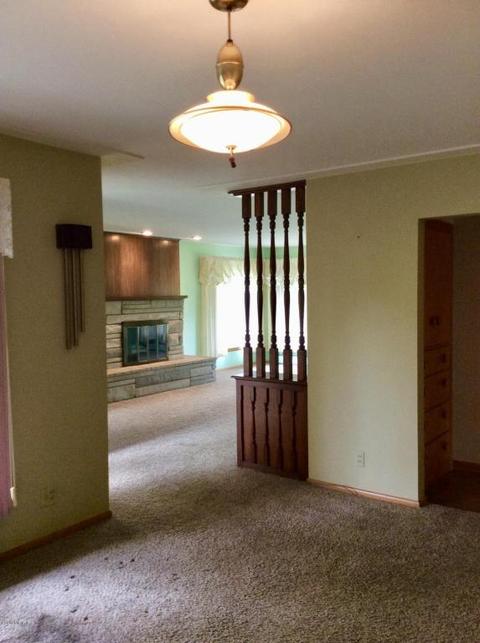 259 Eighth St, Manistee, MI 49660 photo 6