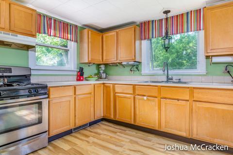 512 Foreman St SE, Lowell, MI 49331 photo 7