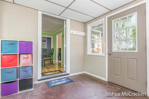 512 Foreman St SE, Lowell, MI 49331 photo 2