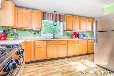 512 Foreman St SE, Lowell, MI 49331 photo 6