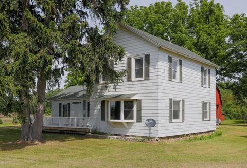 701 110th Ave, Plainwell, MI 49080 photo 2
