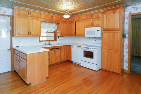 701 110th Ave, Plainwell, MI 49080 photo 8