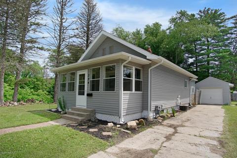 324 Chippewa St, Buchanan, MI 49107 photo 2
