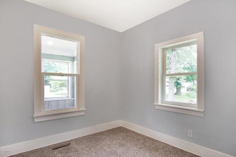 324 Chippewa St, Buchanan, MI 49107 photo 9