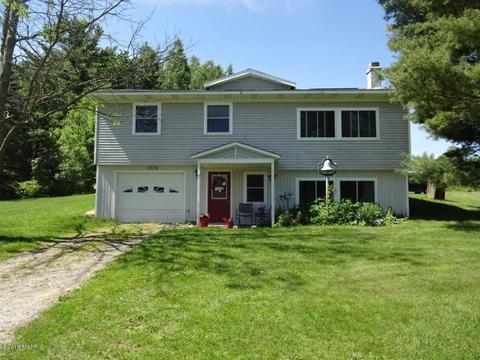 1275 N Luce, White Cloud, MI 49349 photo 1