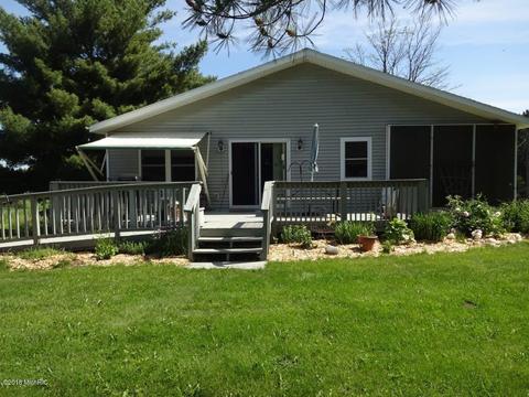 1275 N Luce, White Cloud, MI 49349 photo 8