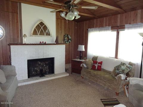 1275 N Luce, White Cloud, MI 49349 photo 4
