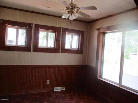 233 State St, Bronson, MI 49028 photo 3
