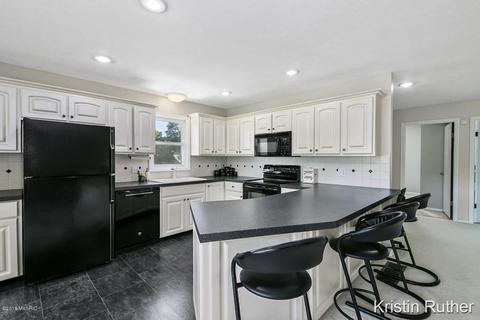12778 Gregware Dr NE, Sand Lake, MI 49343 photo 8