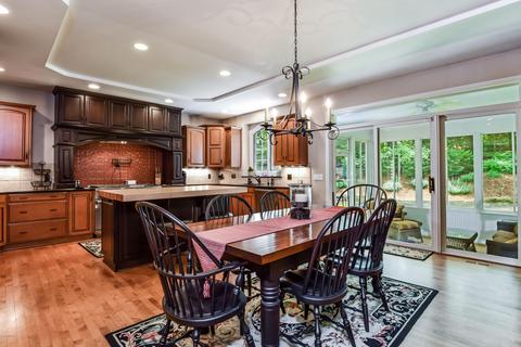 5380 Forest Bend Dr SE, Ada, MI 49301 photo 7