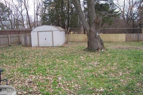 417 Spring St, Big Rapids, MI 49307 photo 3