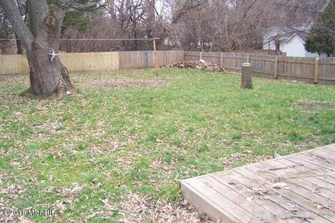 417 Spring St, Big Rapids, MI 49307 photo 2