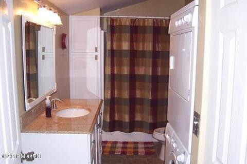 417 Spring St, Big Rapids, MI 49307 photo 8