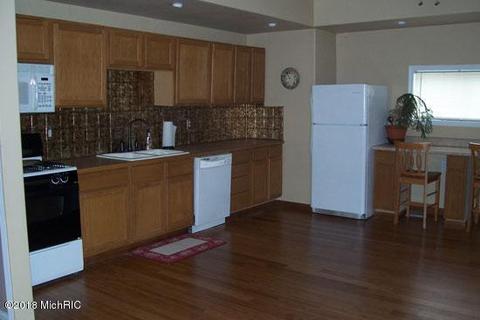 417 Spring St, Big Rapids, MI 49307 photo 6