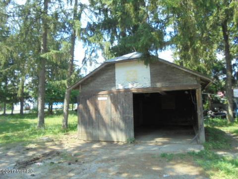 832 S Main St, Crystal, MI 48818 photo 8