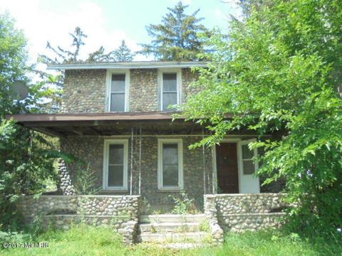 832 S Main St, Crystal, MI 48818 photo 4