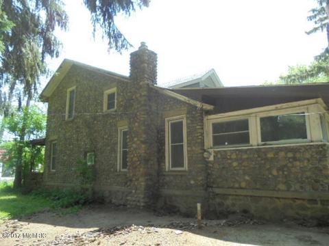 832 S Main St, Crystal, MI 48818 photo 3