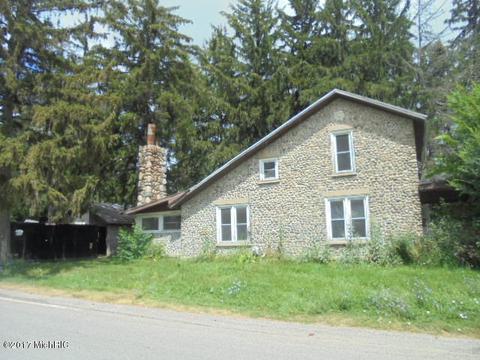 832 S Main St, Crystal, MI 48818 photo 5