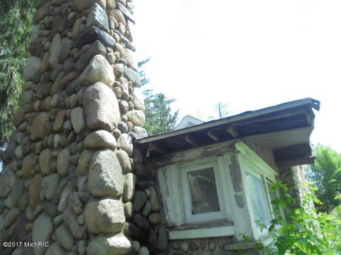 832 S Main St, Crystal, MI 48818 photo 17