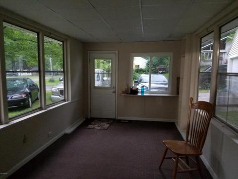 711 Park St, Belding, MI 48809 photo 6
