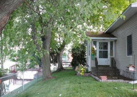220 E State St, Colon, MI 49040 photo 1