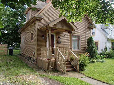 515 E Green St, Marshall, MI 49068 photo 2