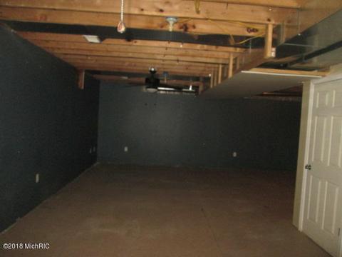 322 N Bridge St, Belding, MI 48809 photo 22