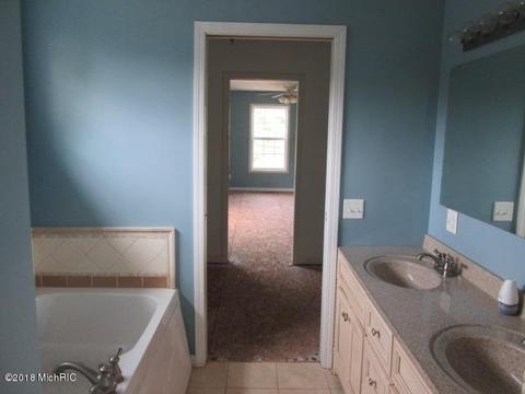 322 N Bridge St, Belding, MI 48809 photo 10