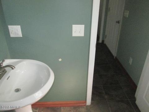 322 N Bridge St, Belding, MI 48809 photo 12