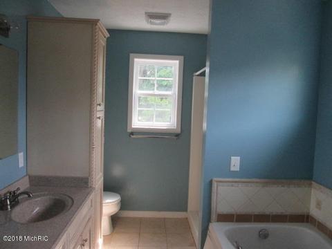 322 N Bridge St, Belding, MI 48809 photo 18