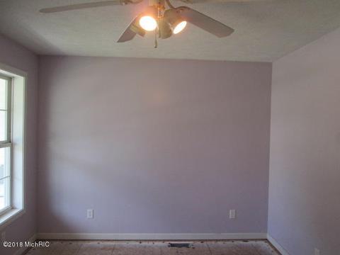 322 N Bridge St, Belding, MI 48809 photo 13