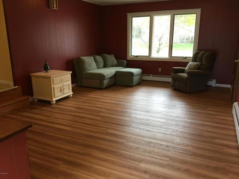487 Eighth St, Manistee, MI 49660 photo 3