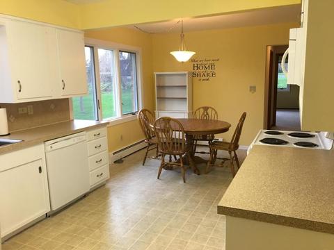 487 Eighth St, Manistee, MI 49660 photo 4