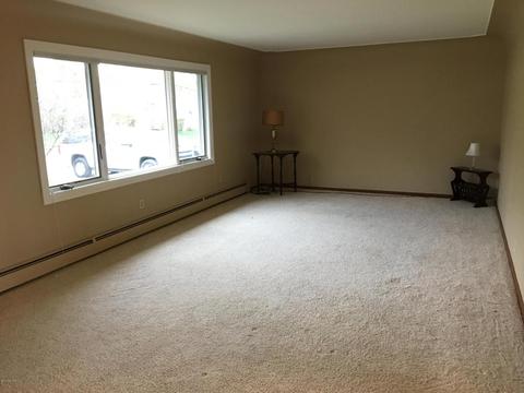 487 Eighth St, Manistee, MI 49660 photo 5