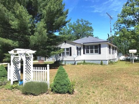 4352 S Astor Rd, Baldwin, MI 49304 photo 1