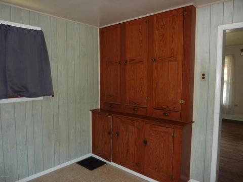 316 Leonard St, Belding, MI 48809 photo 5