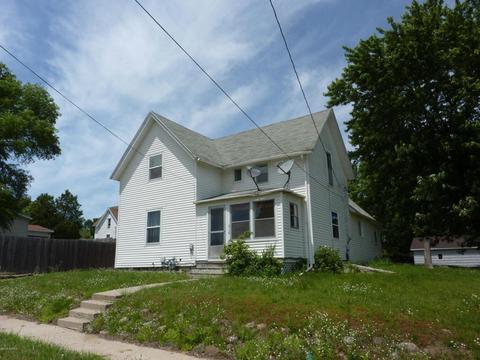316 Leonard St, Belding, MI 48809 photo 1