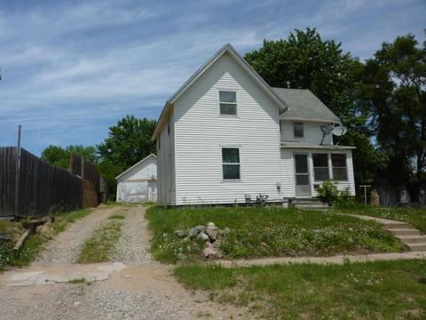 316 Leonard St, Belding, MI 48809 photo 3