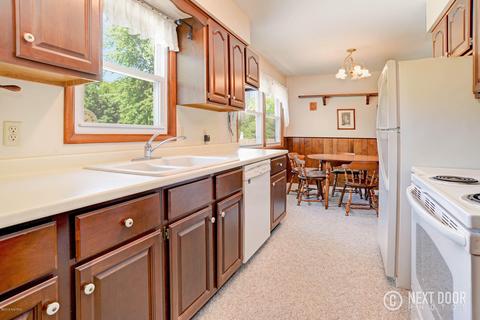 6855 Rix St SE, Ada, MI 49301 photo 18