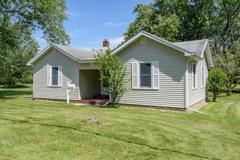 152 Second Ave, Plainwell, MI 49080 photo 3